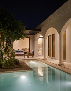 2 Bedrooms w/tv room and studio w/pool and garage